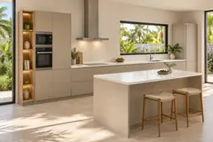 Cuisine sur mesure avec îlot · Beige